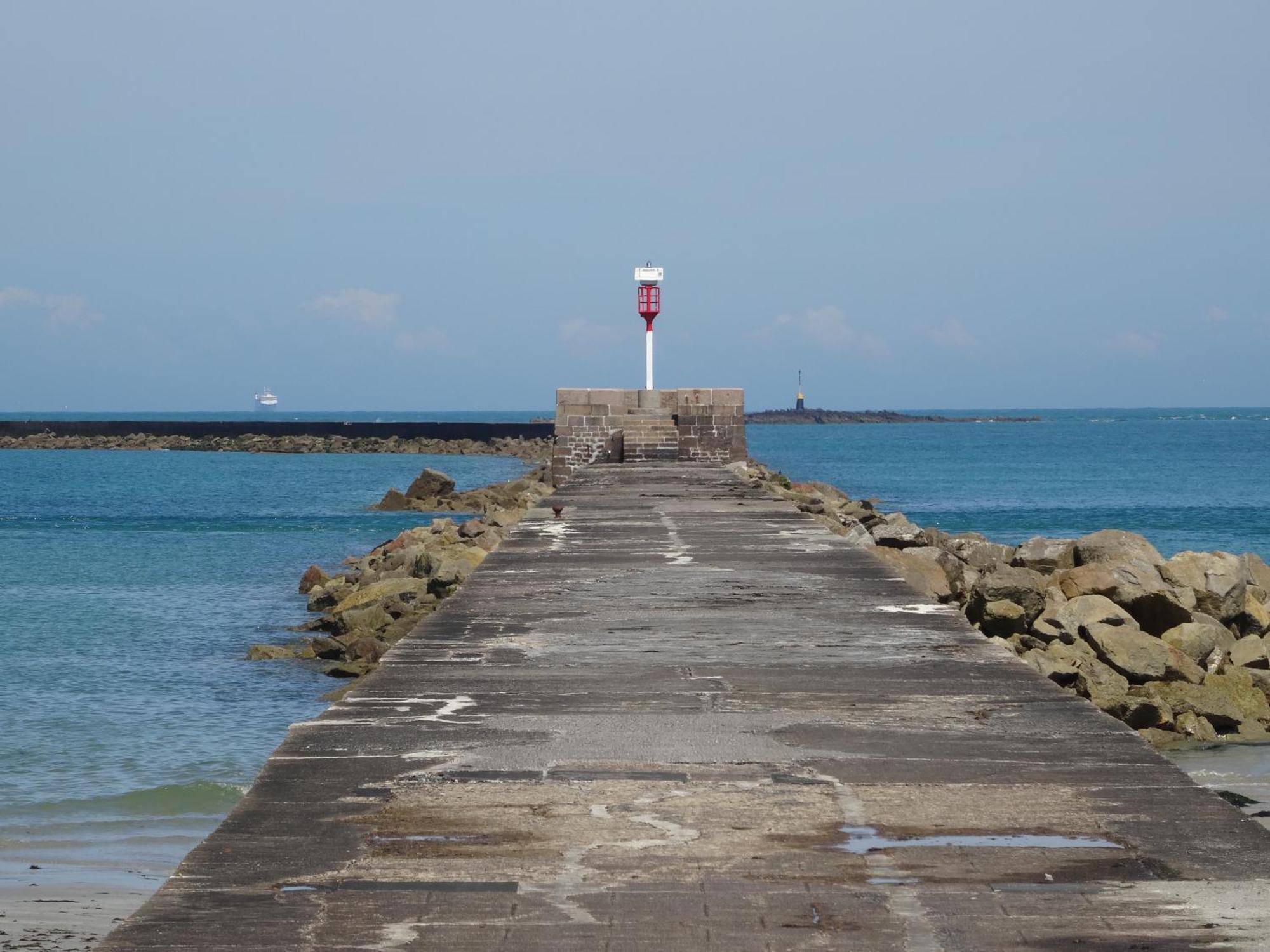 Gite "Rose Des Sables" - 800M De La Plage De Surtainville, Proche Commerces - Piscine En Juillet Et Aout Esterno foto